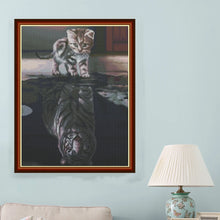 Charger l'image dans la galerie, Kit Point de Croix Chat qui se reflête en tigre