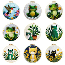 Charger l&#39;image dans la galerie, Kit punch needle chats, grenouilles et colibri
