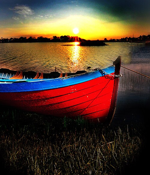 Barque sous un coucher de soleil 2
