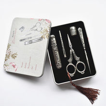 Charger l&#39;image dans la galerie, Kit ciseaux vintages et accessoires avec leur boite
